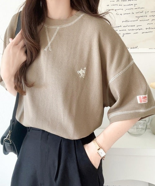 《JaVa ジャバコラボ》ポコポコ素材が今の気分♪胸刺繍＆配色ステッチワッフル半袖Tシャツ jv1260111