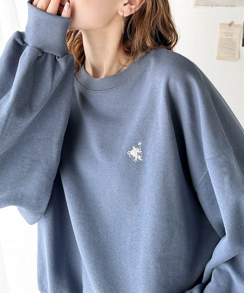 大人の上品カジュアル。ワンポイント胸刺繍裏毛スウェットプルオーバー ce1260185