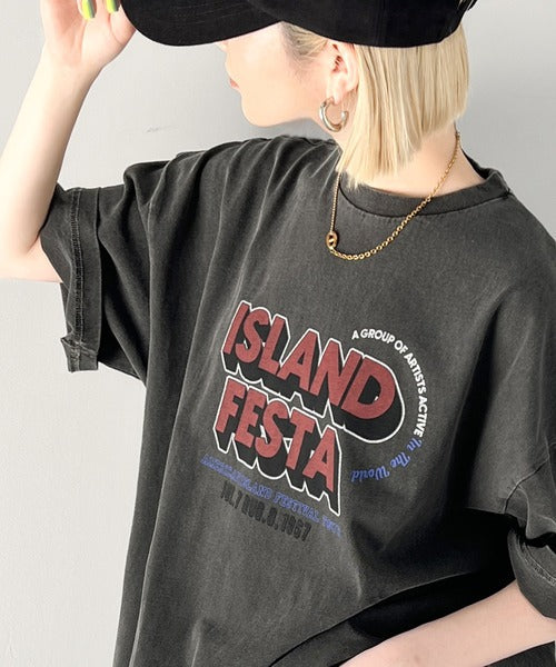 《JAVA ジャバコラボ》こなれた大人カジュアルスタイルの主役に。綿100%フェスロゴピグメントTシャツ jv1029046