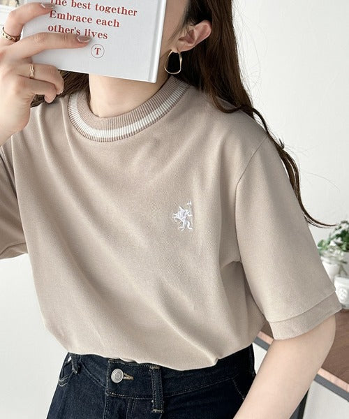 レトロ配色が可愛い。綿100%、編立リブワンポイント刺繍鹿の子Tシャツ ce1260165