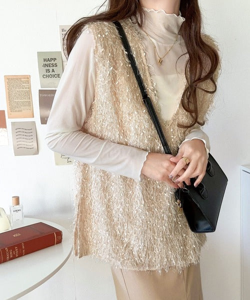 【mily bilet】コーディネートが華やかに。カットフェザーVネックシアーベスト mi1149046