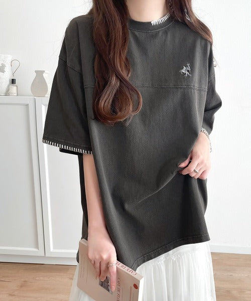 《Javaジャバコラボ》ステッチデザインが目を惹く。綿100%ワンポイントハンド刺繍ピグメントTシャツ jv1260109