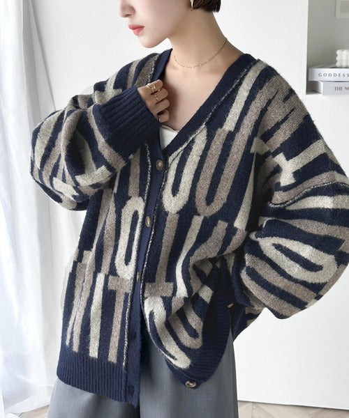 ゆるっとカジュアル。前後2wayリサイクルポリエステルBIGロゴカーディガン ce1050133