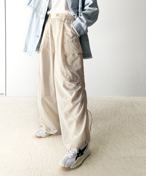 《JaVa ジャバコラボ》大人のボリュームボトムス。ナイロン裾シャーリングワイドカーゴパンツ jv0940186