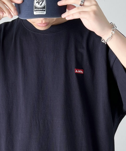 《Javaジャバコラボ》【sustaina+】韓国レシピ刺繍で気分上々。綿100％ビッグシルエットTシャツ jm1050170