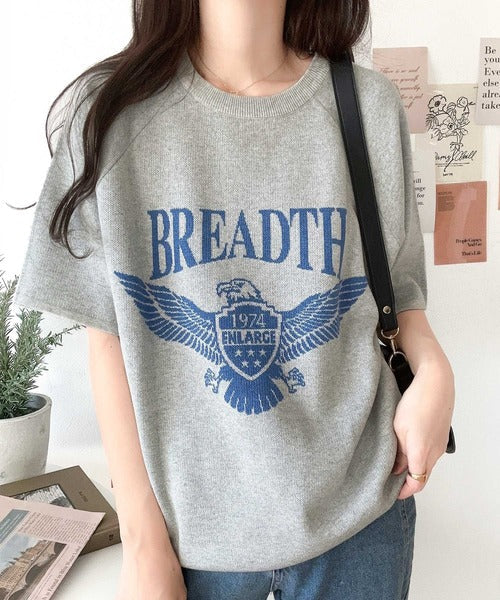 《JaVa ジャバコラボ》大人のカジュアルトップス。前後2way ラグラン半袖グラフィックニットTシャツ jv1050169
