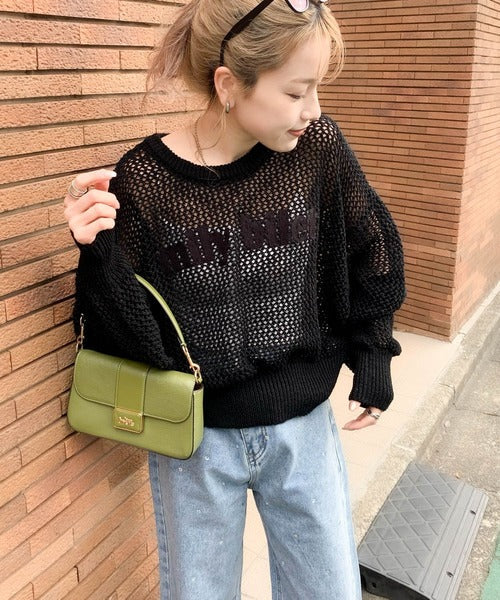 【mily bilet】シーズンムードが一気にUP！胸刺繍メッシュニットプルオーバー mi1029044