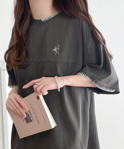 《Javaジャバコラボ》ステッチデザインが目を惹く。綿100%ワンポイントハンド刺繍ピグメントTシャツ jv1260109