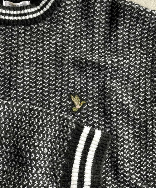 【sustaina+】レトロな配色がお洒落映え。刺繍ワッペンジャガードニットプルオーバー ce1050132