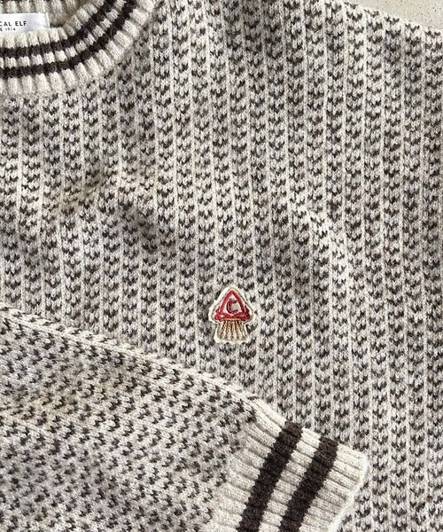 【sustaina+】レトロな配色がお洒落映え。刺繍ワッペンジャガードニットプルオーバー ce1050132