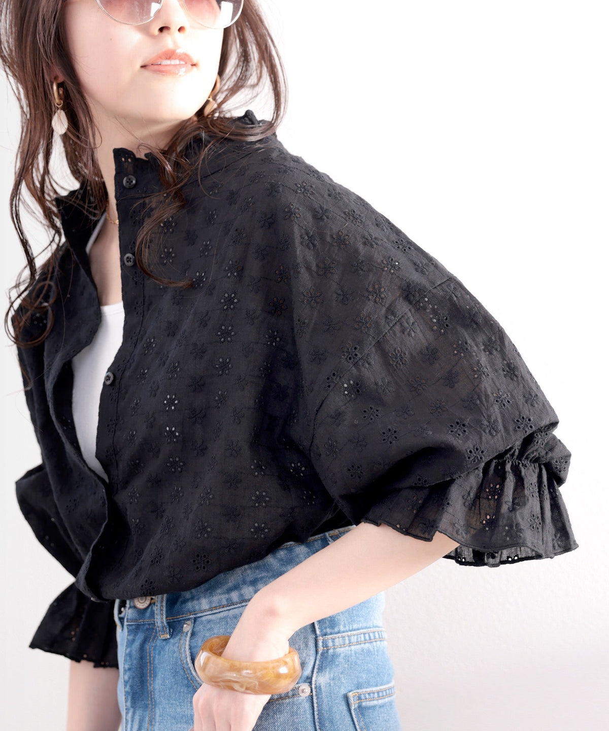 大人が着るのはこれ。2way花柄刺繍ブラウス。 ce1010023